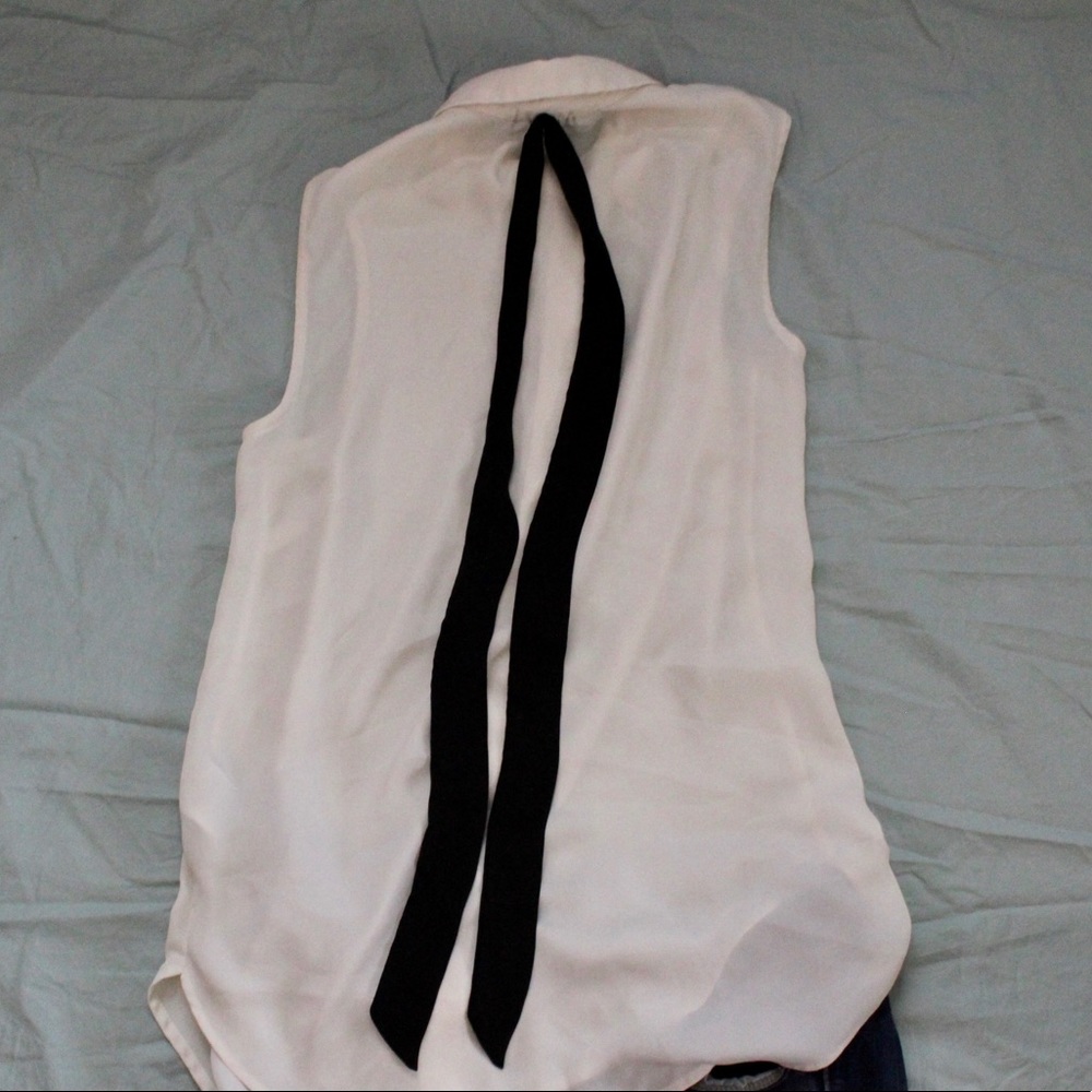H&M Sleeveless Secretary Blouse - Picture 2 of 5